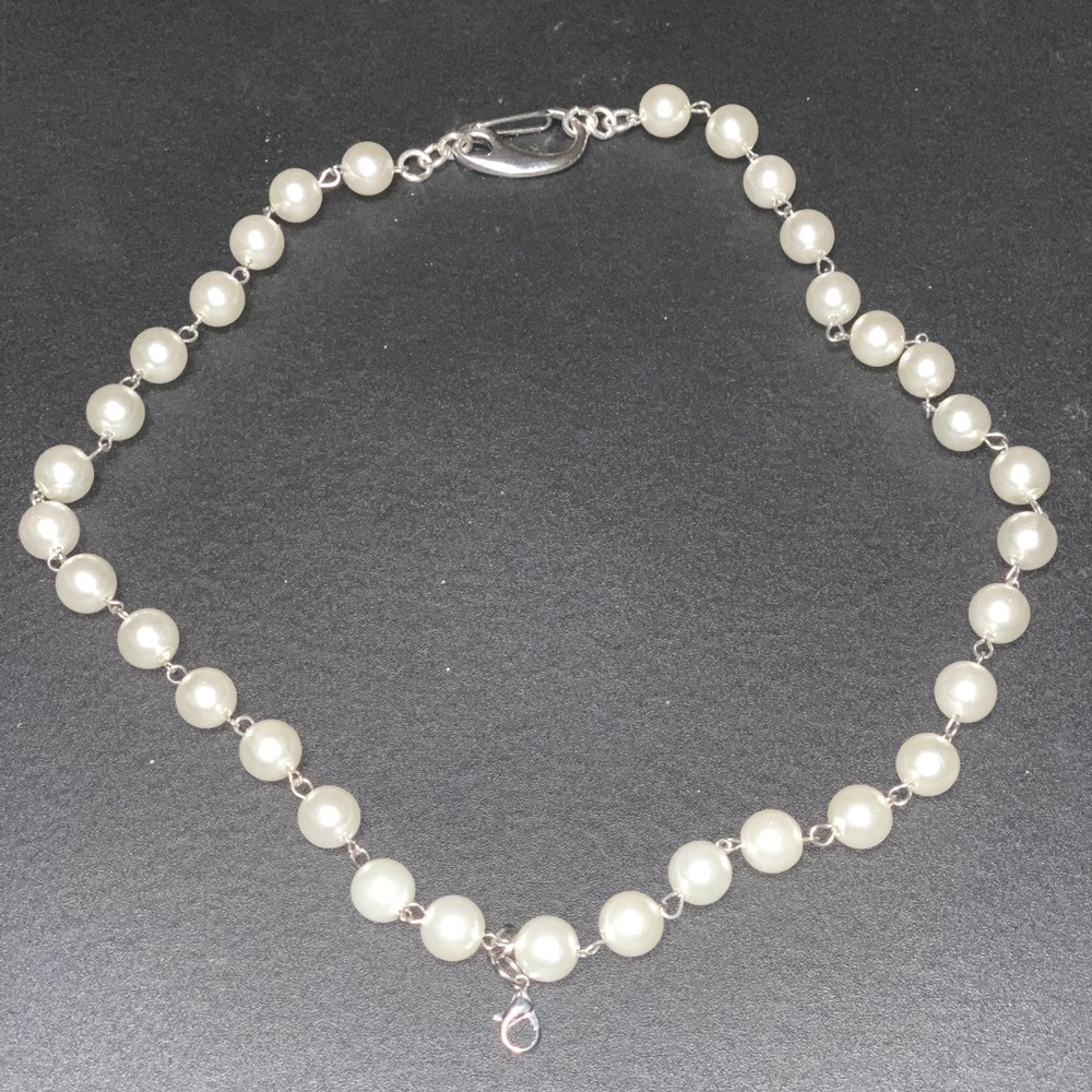 Plunder Pearl necklace